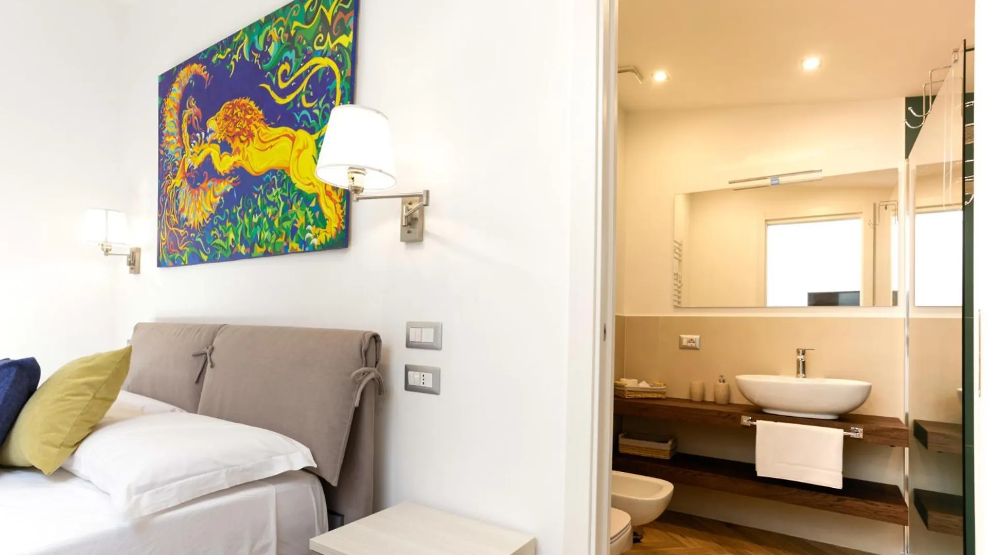 Pessina 90 Rooms Naples 0*,  Italy