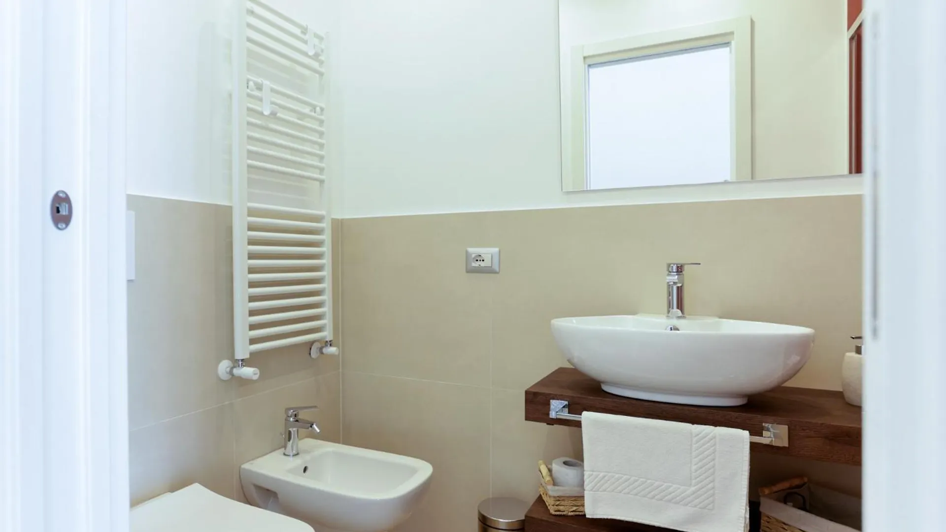 Pessina 90 Rooms Naples