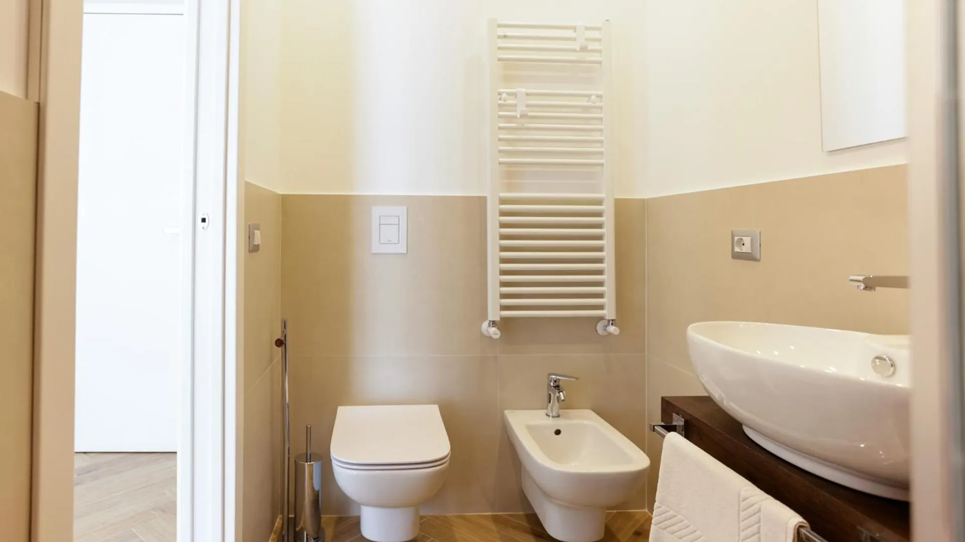 Pessina 90 Rooms Naples Apartment