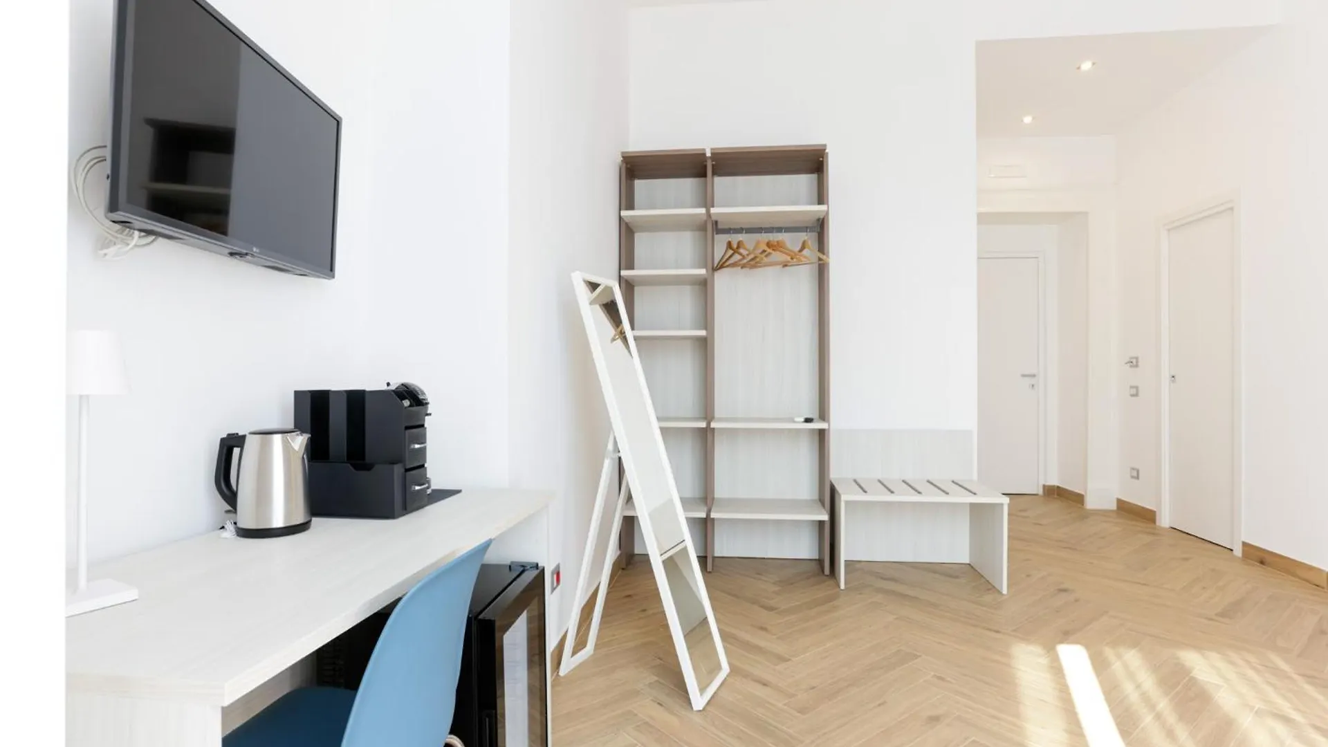 Apartment Pessina 90 Rooms Naples Italy