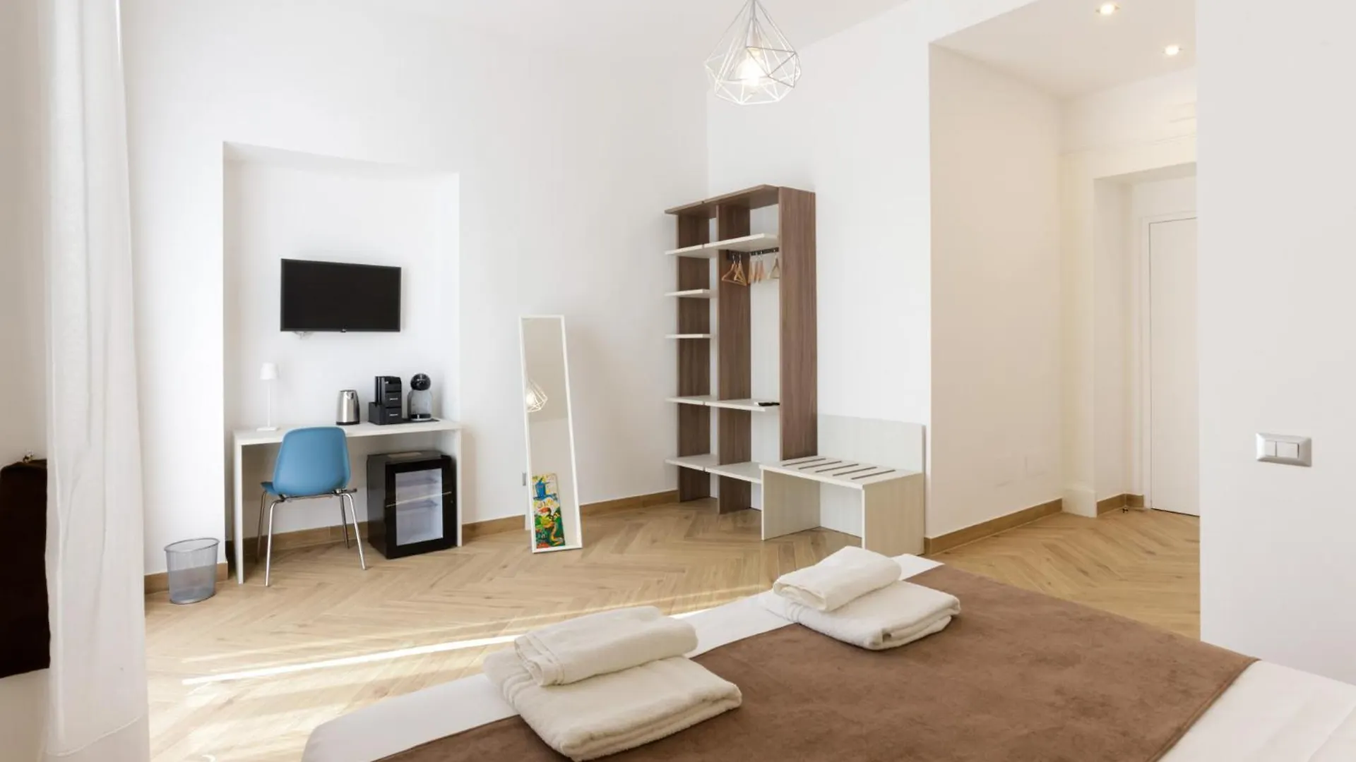 Pessina 90 Rooms Naples