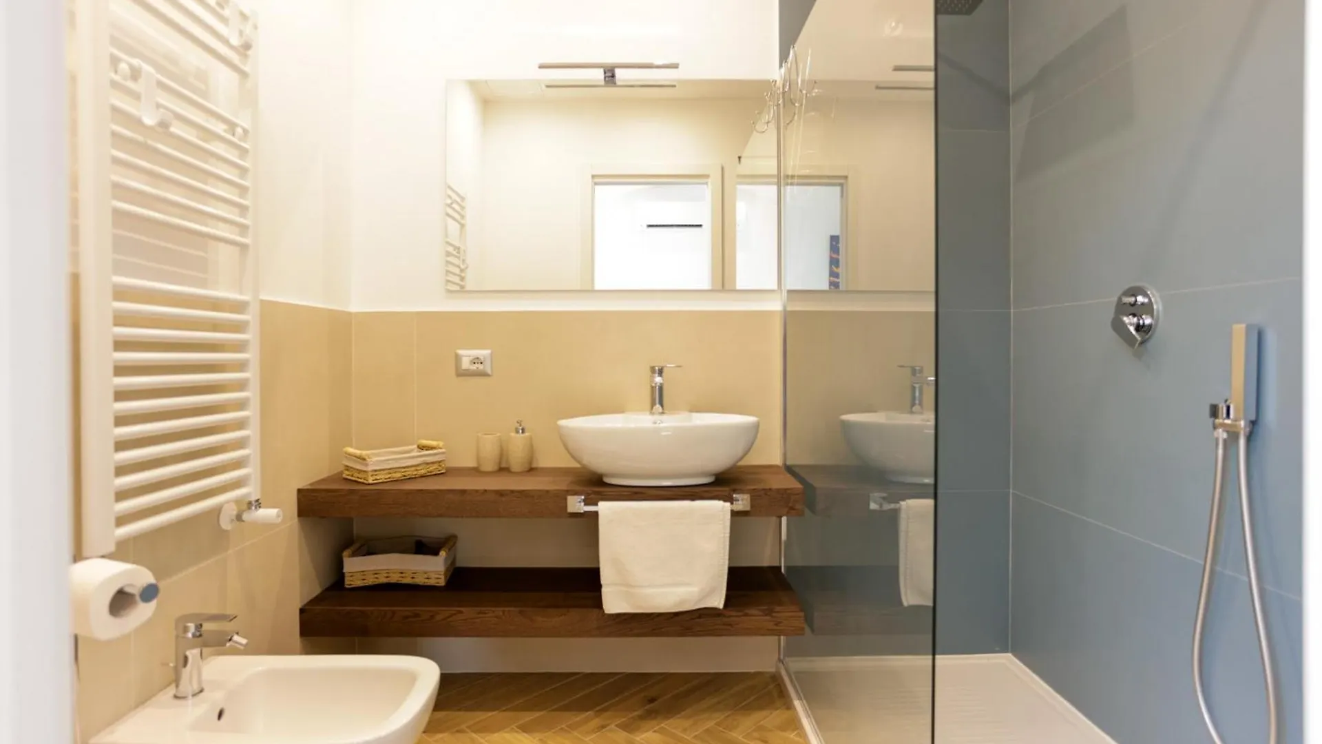 Pessina 90 Rooms Naples