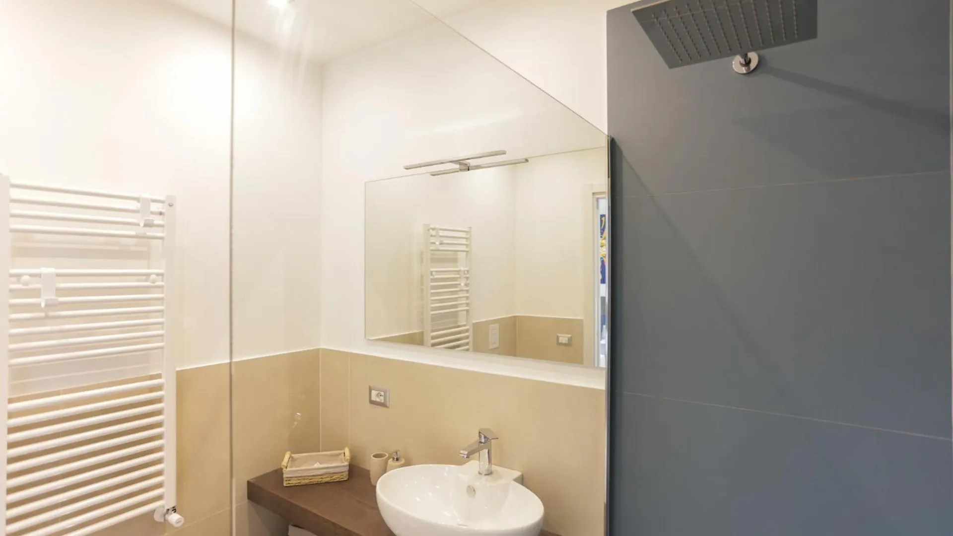 Pessina 90 Rooms Naples 0*,  Italy
