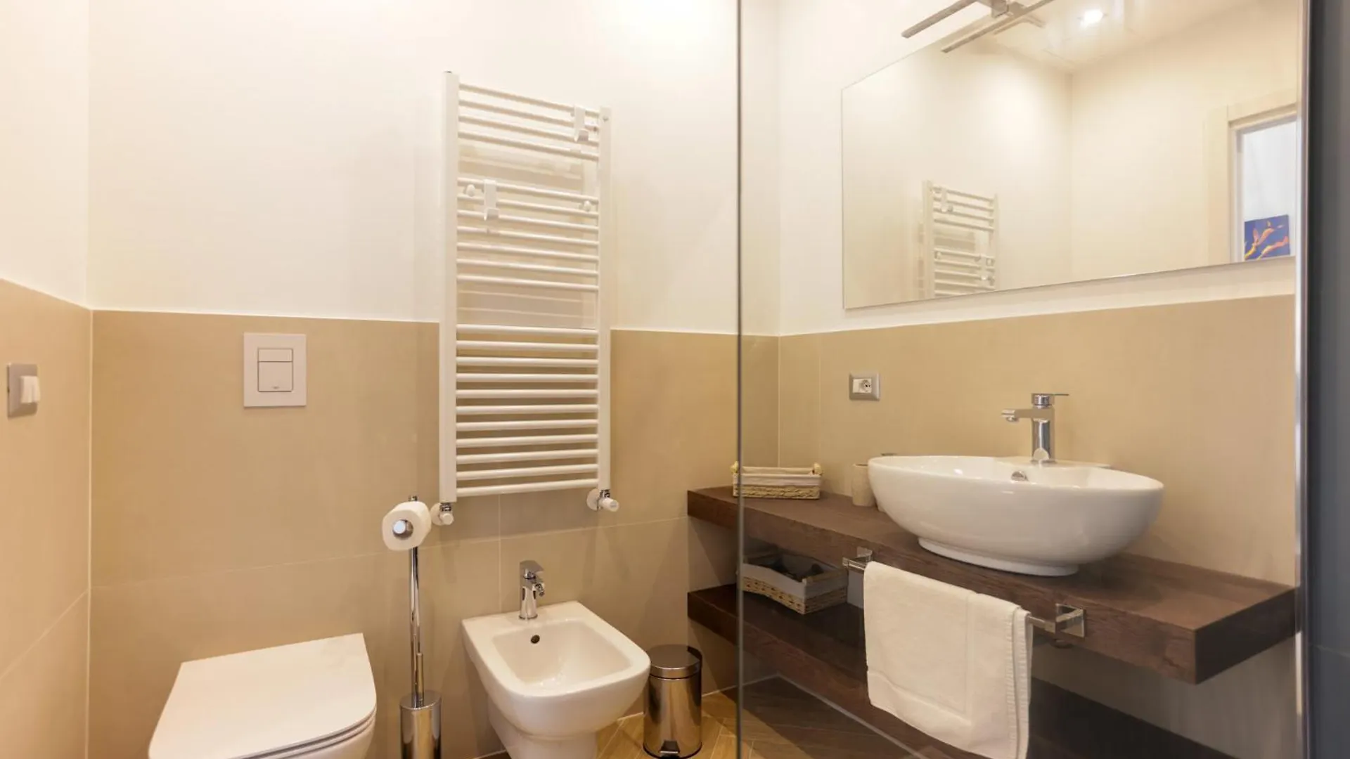 Pessina 90 Rooms Naples Italy