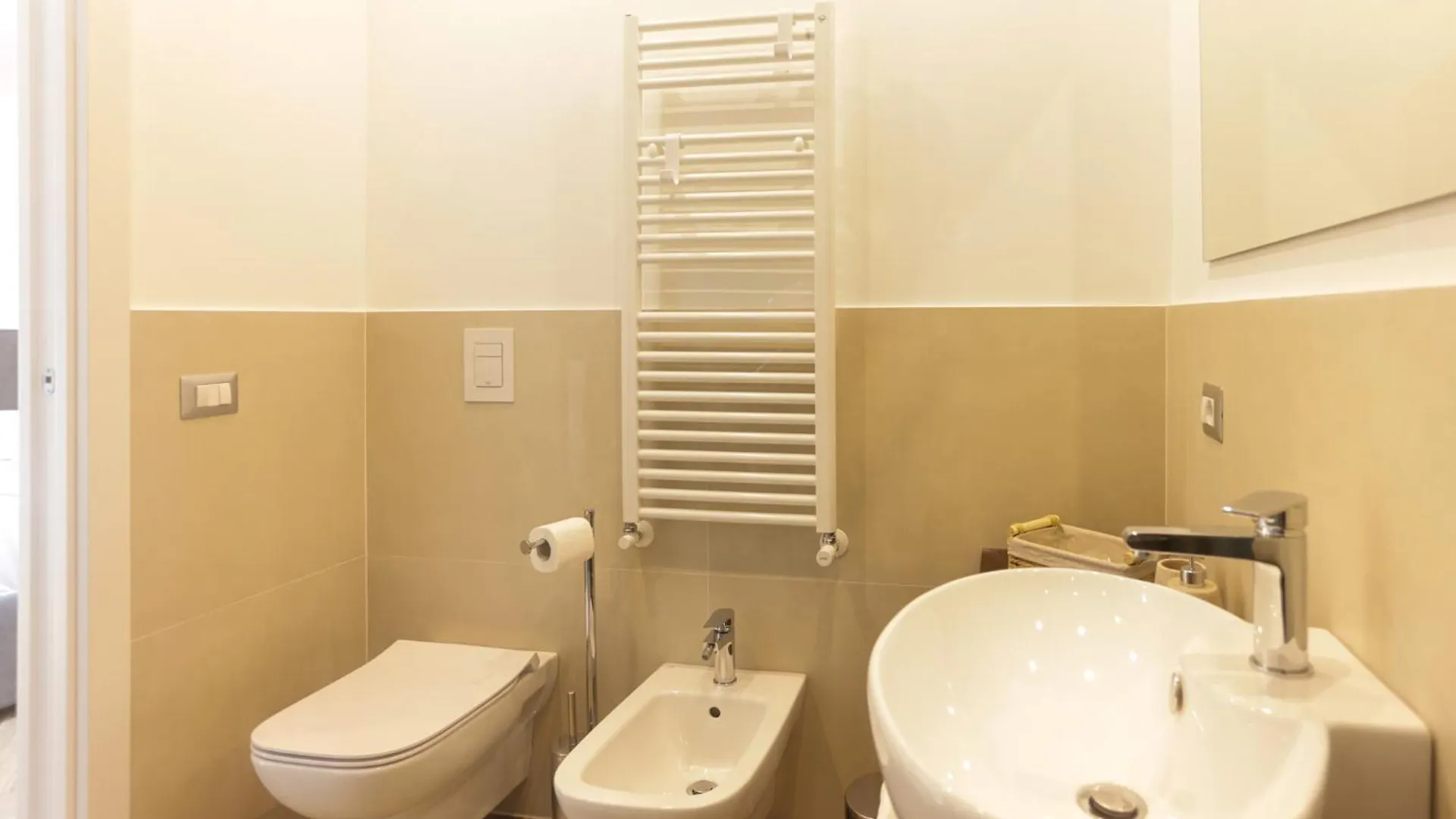 Apartment Pessina 90 Rooms Naples Italy