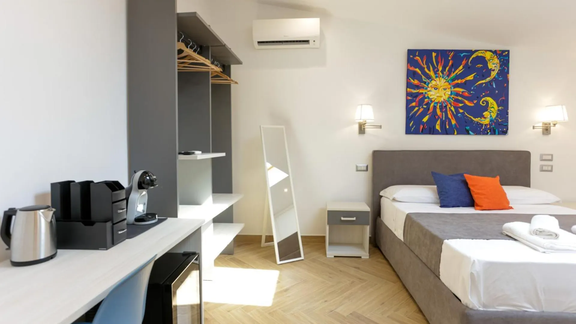 Apartment Pessina 90 Rooms Naples Italy