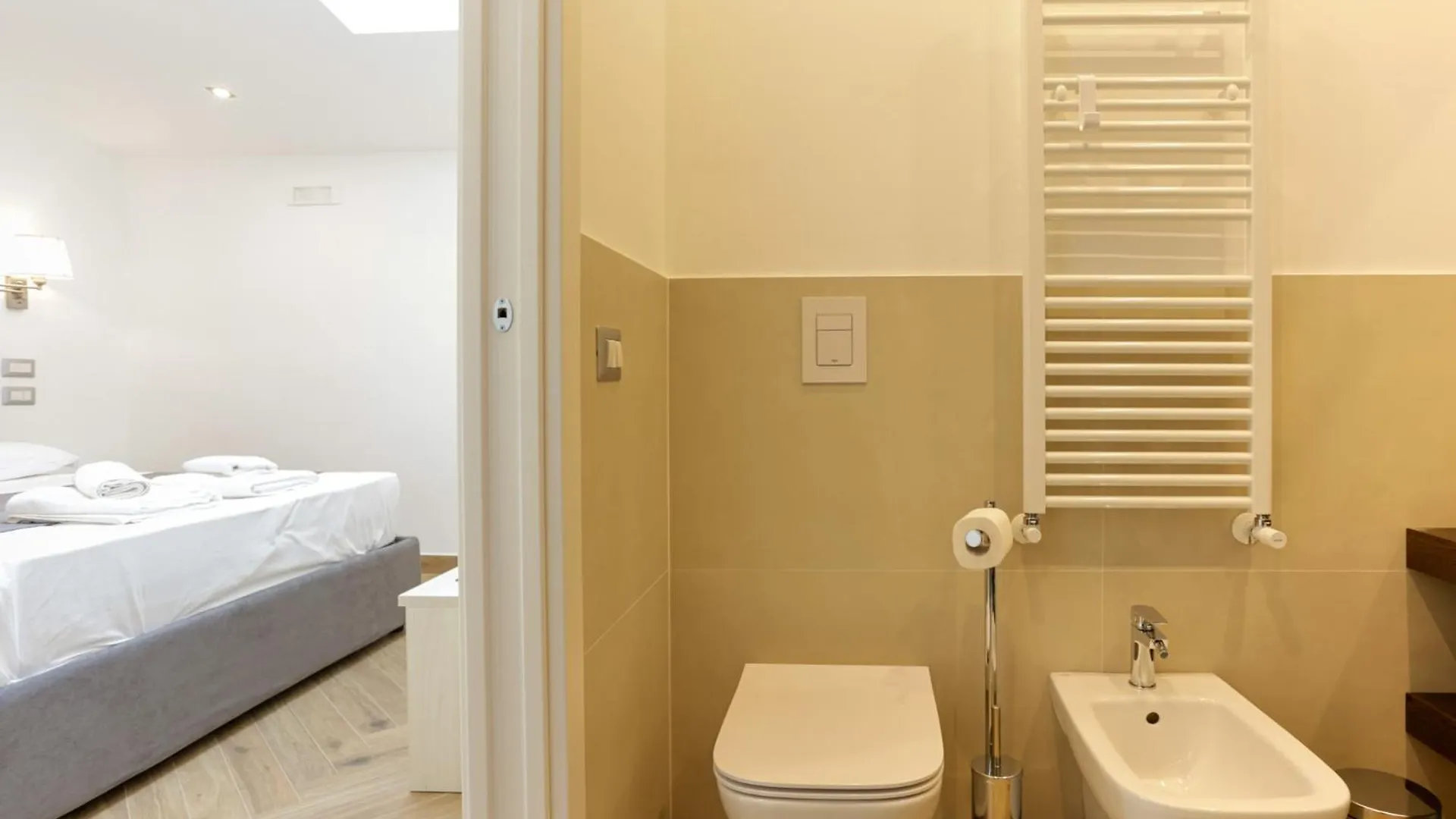 Pessina 90 Rooms Naples Apartment