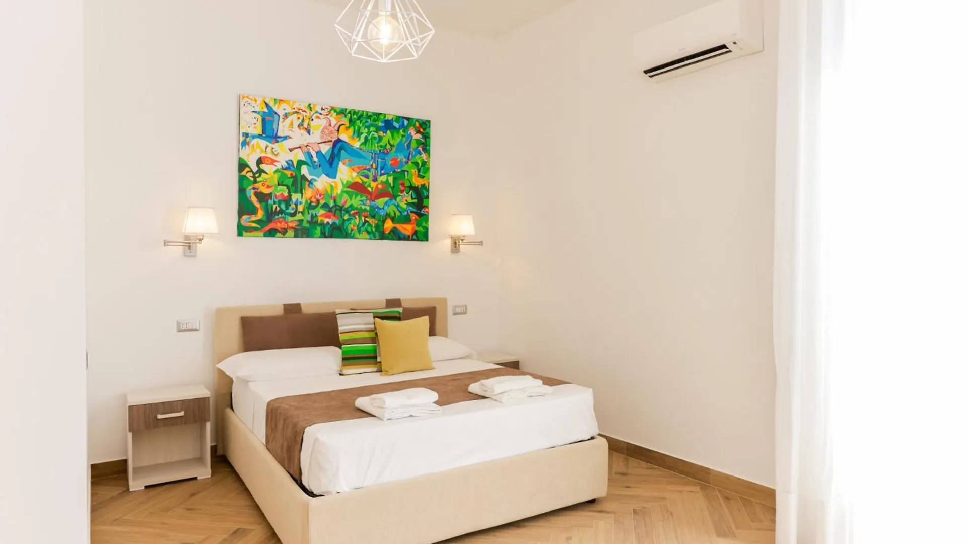 Pessina 90 Rooms Naples Apartment