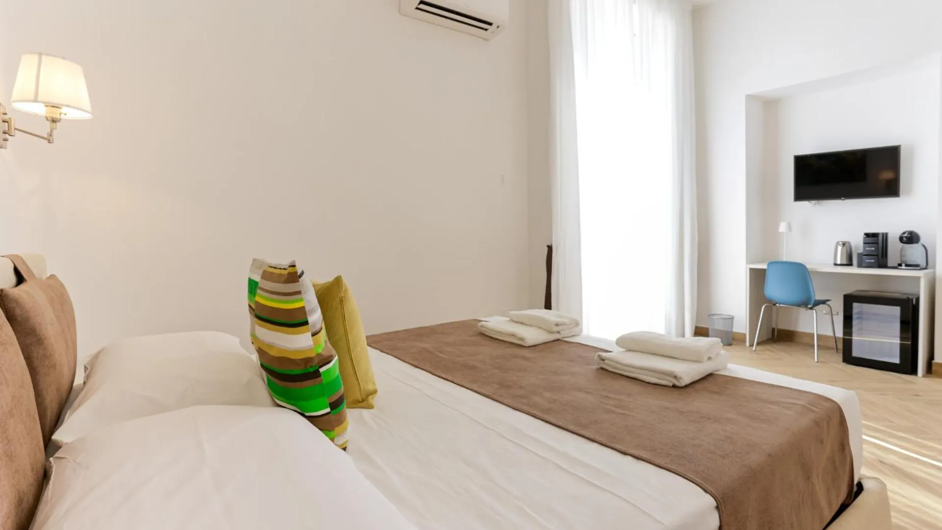 Apartment Pessina 90 Rooms Naples