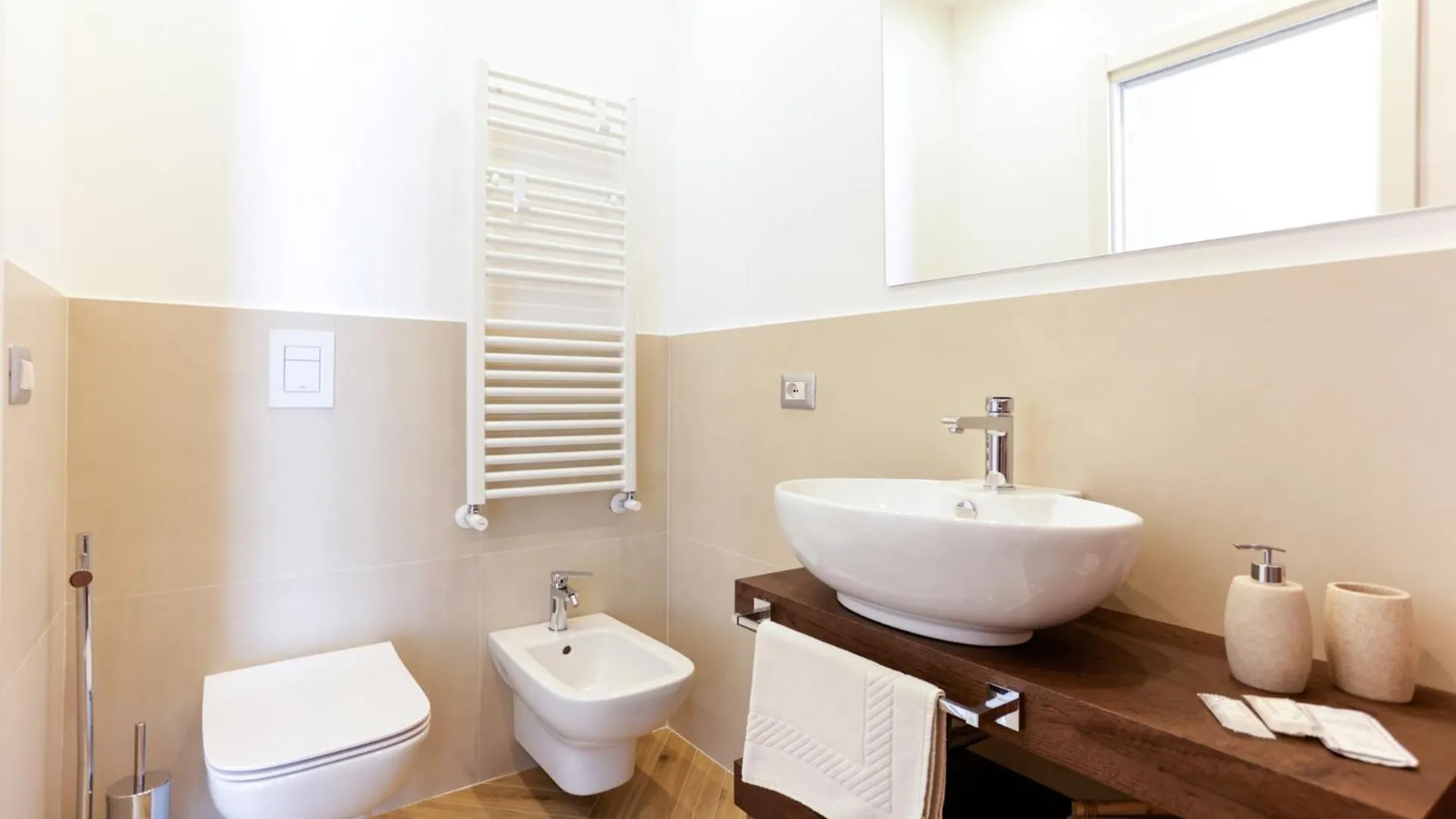 Pessina 90 Rooms Neapol Apartmán