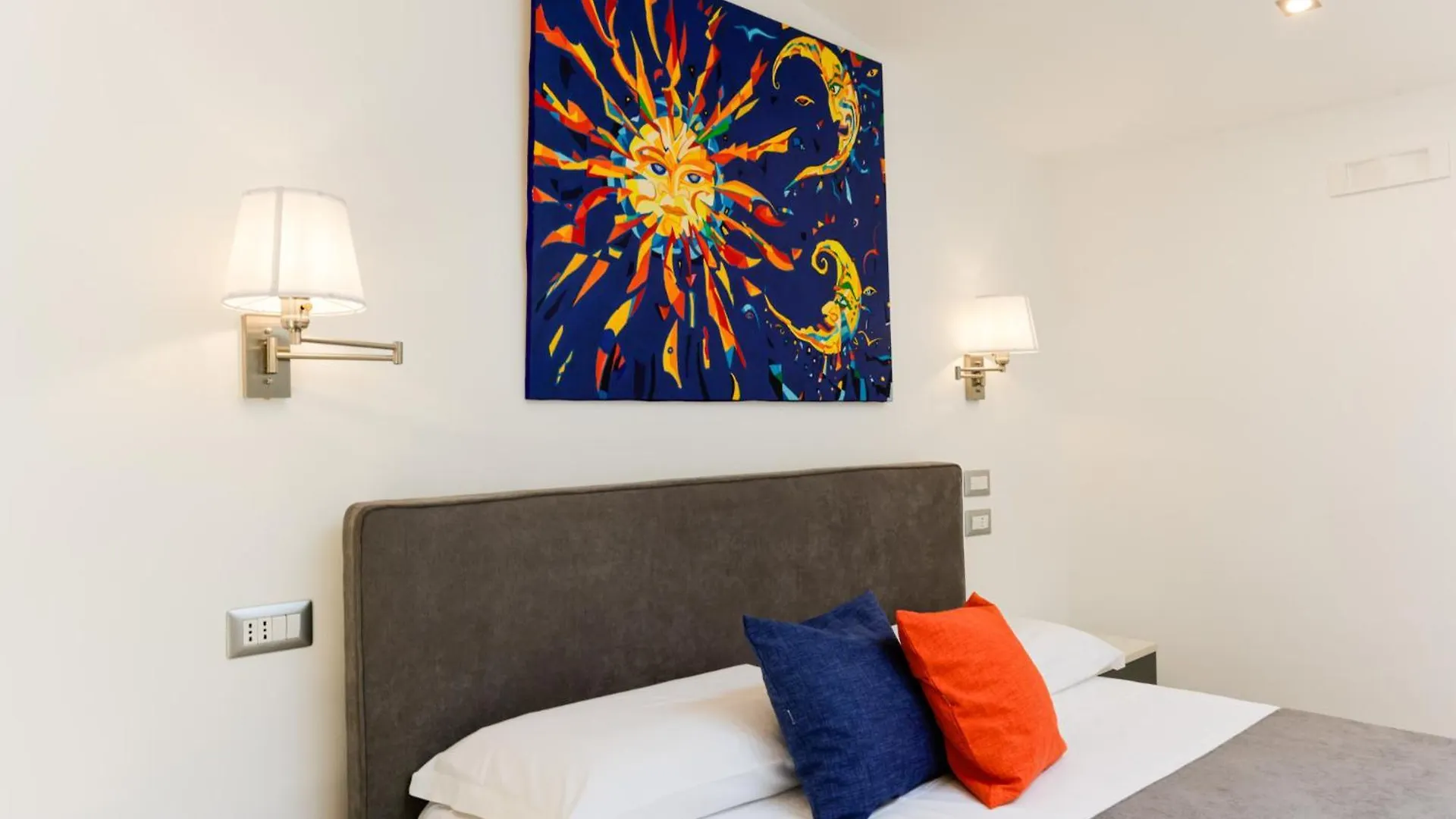 Pessina 90 Rooms Naples