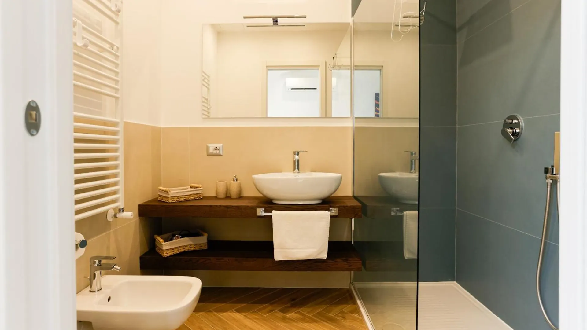 Pessina 90 Rooms Naples 0*,  Italy