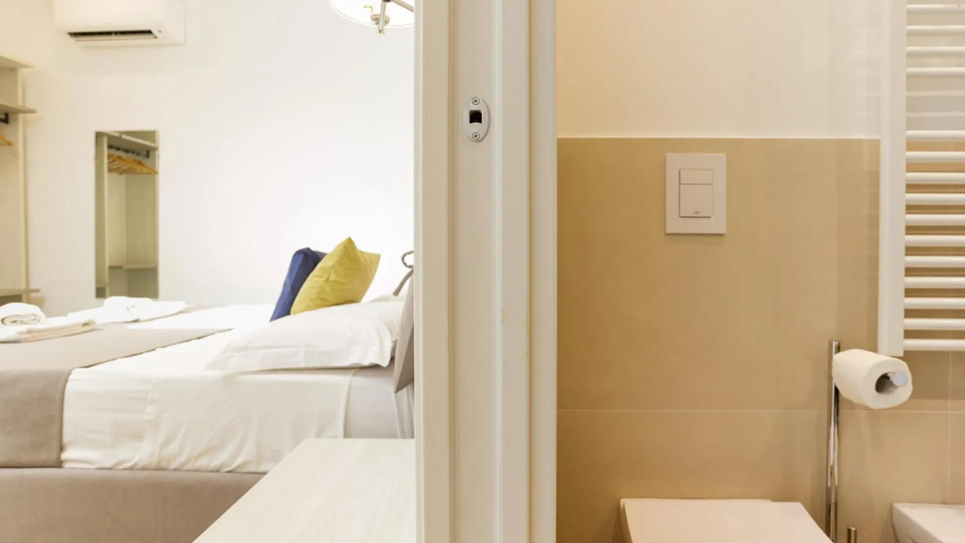 Pessina 90 Rooms Naples Apartment