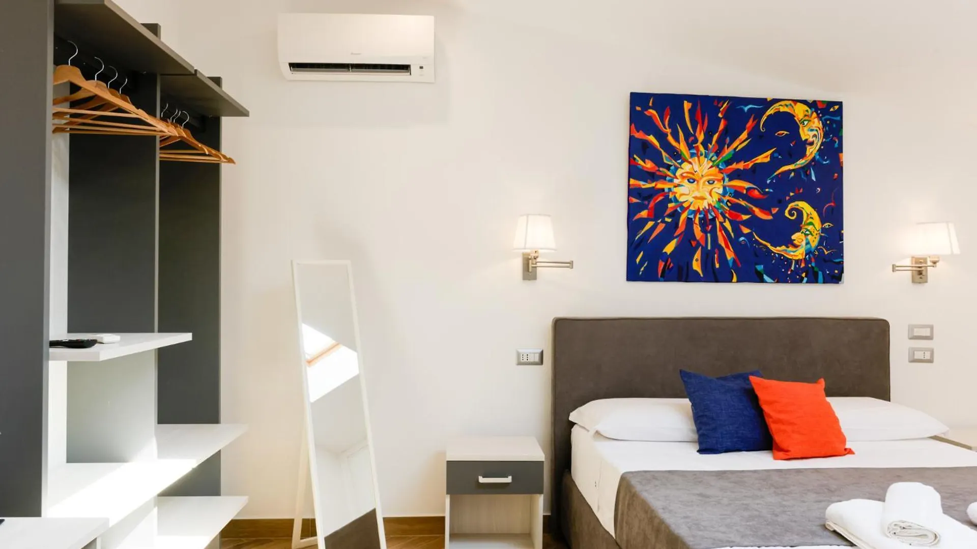 Pessina 90 Rooms Naples